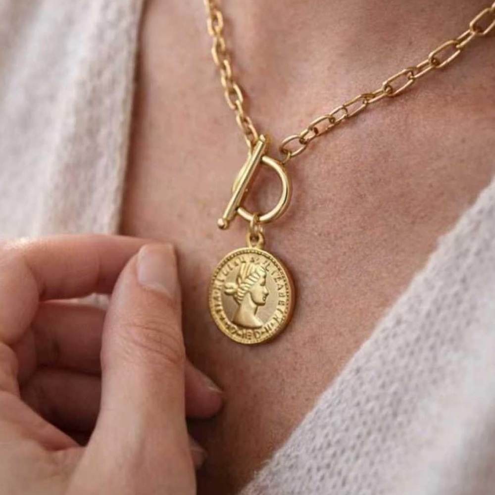 Vintage Style Coin Pendent Necklace